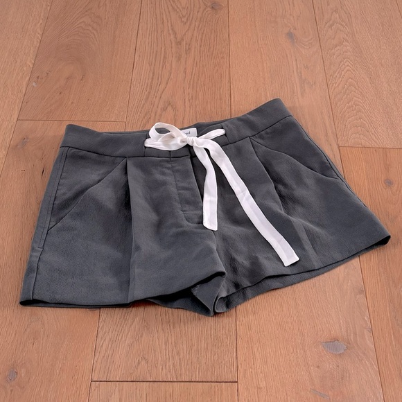 Aritzia Wilfred Exergue Shorts in Sagesse/Green Size 4 - Picture 2 of 6